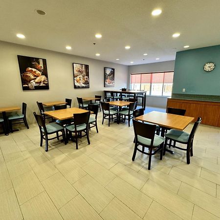 Days Inn & Suites By Wyndham Madison Ngoại thất bức ảnh