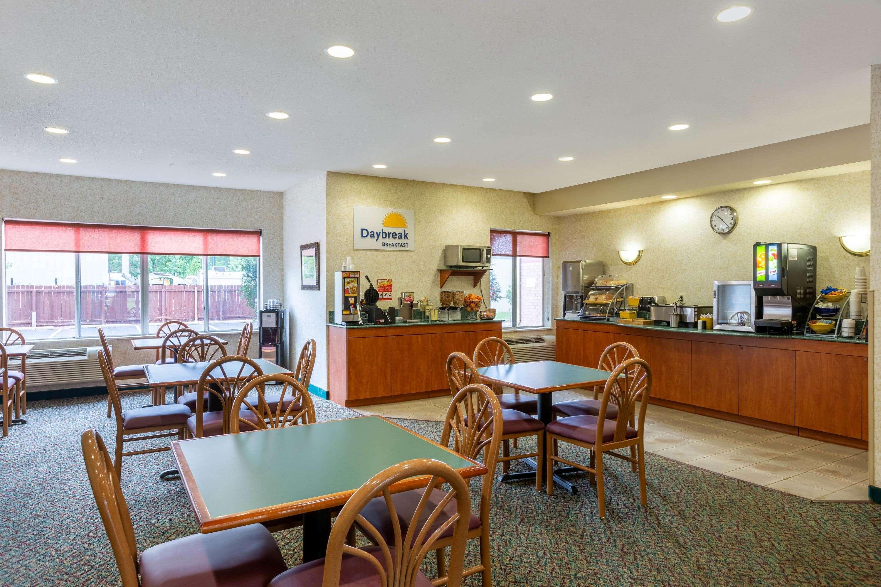 Days Inn & Suites By Wyndham Madison Ngoại thất bức ảnh