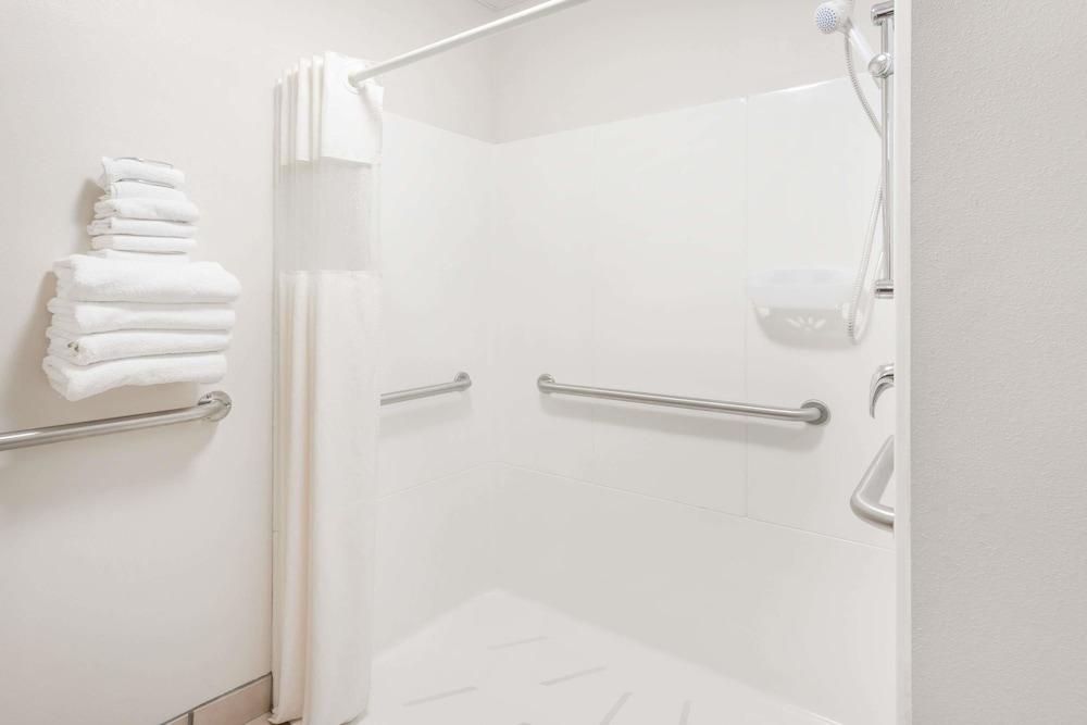 Days Inn & Suites By Wyndham Madison Ngoại thất bức ảnh