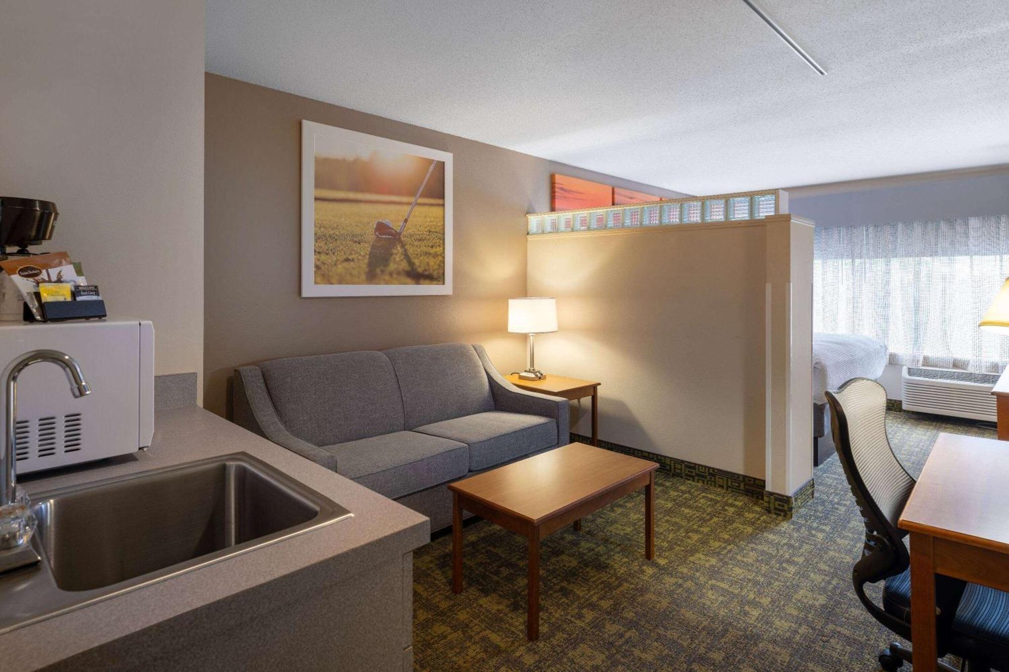 Days Inn & Suites By Wyndham Madison Ngoại thất bức ảnh