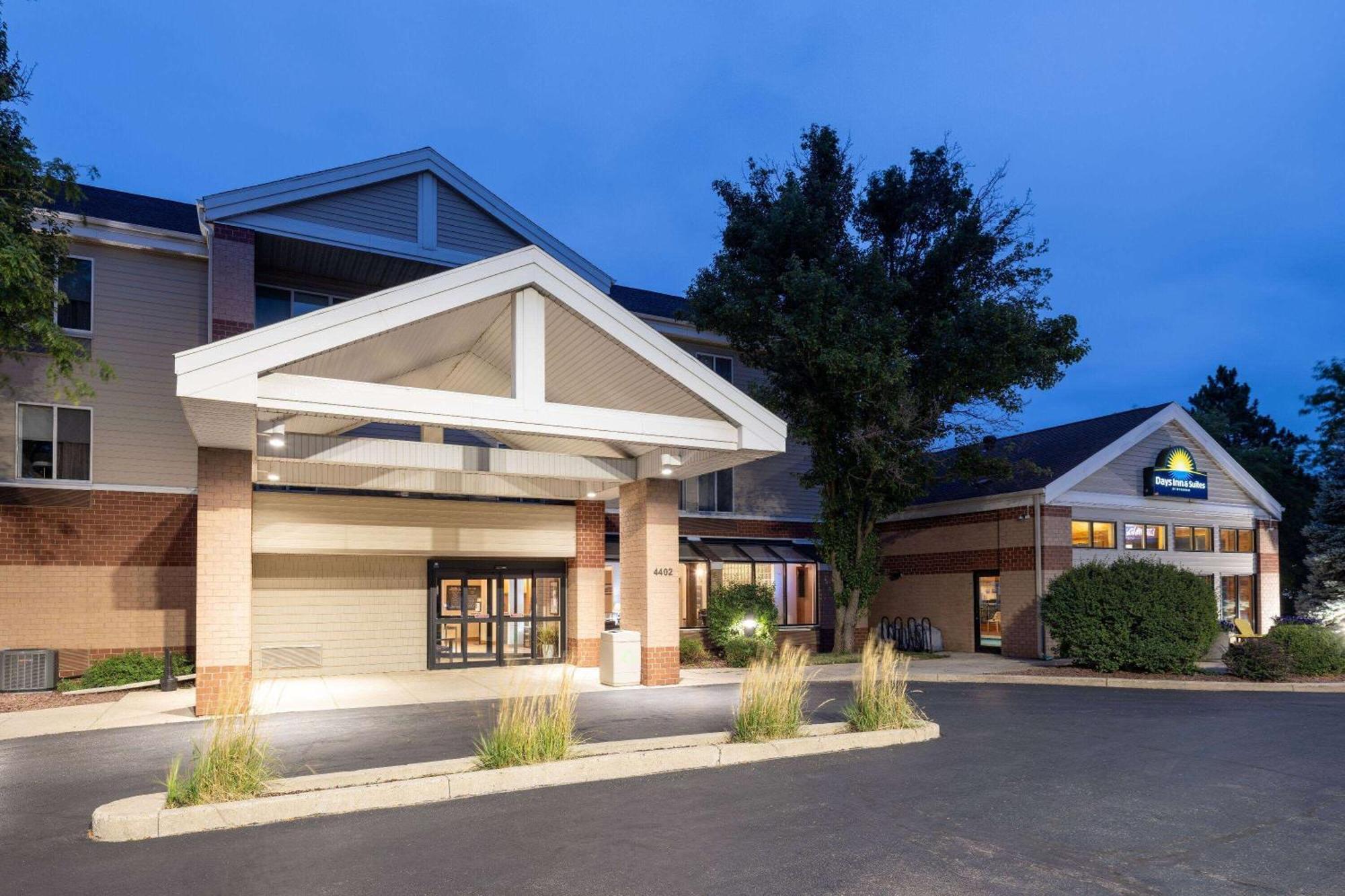 Days Inn & Suites By Wyndham Madison Ngoại thất bức ảnh