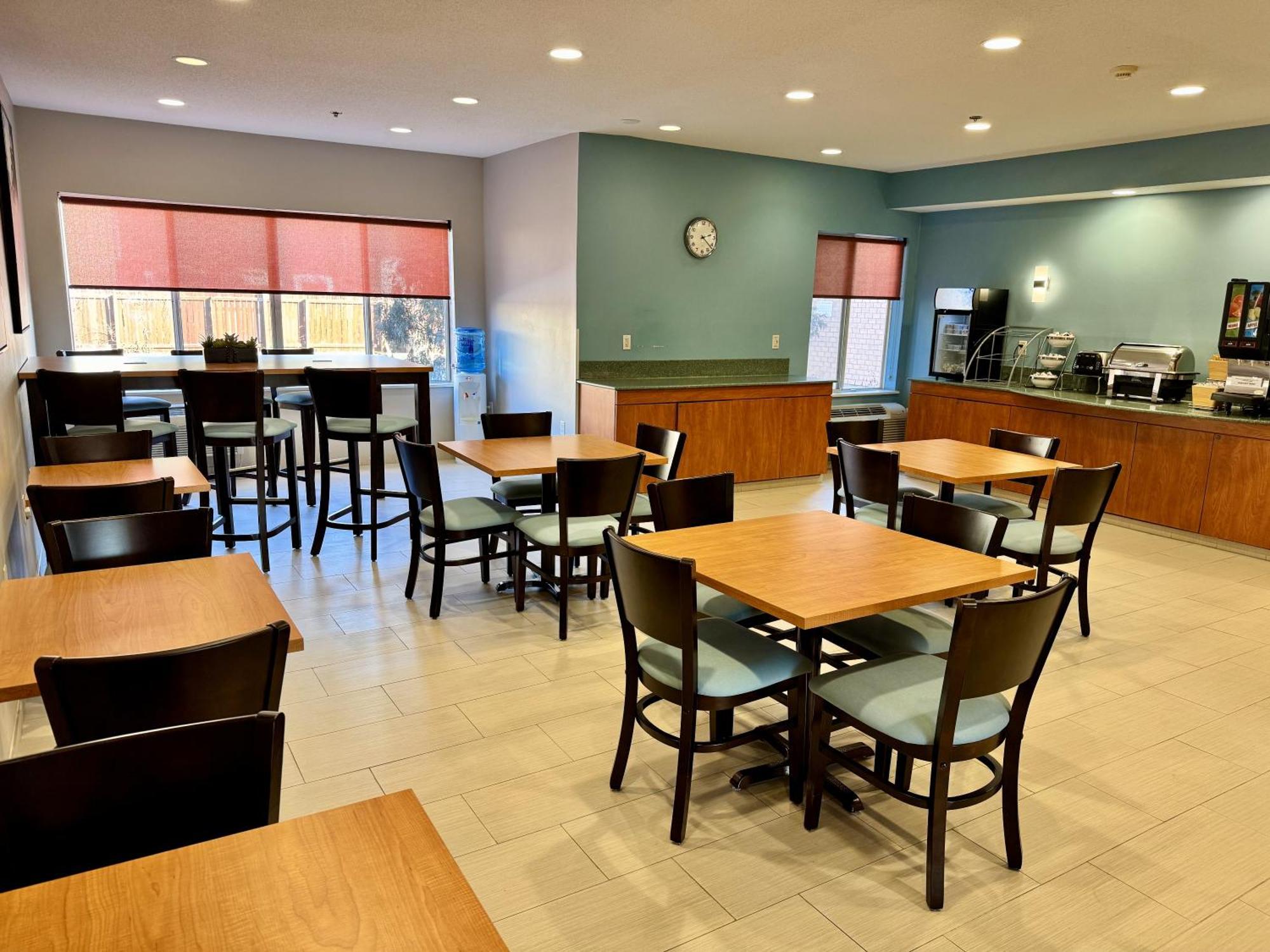 Days Inn & Suites By Wyndham Madison Ngoại thất bức ảnh