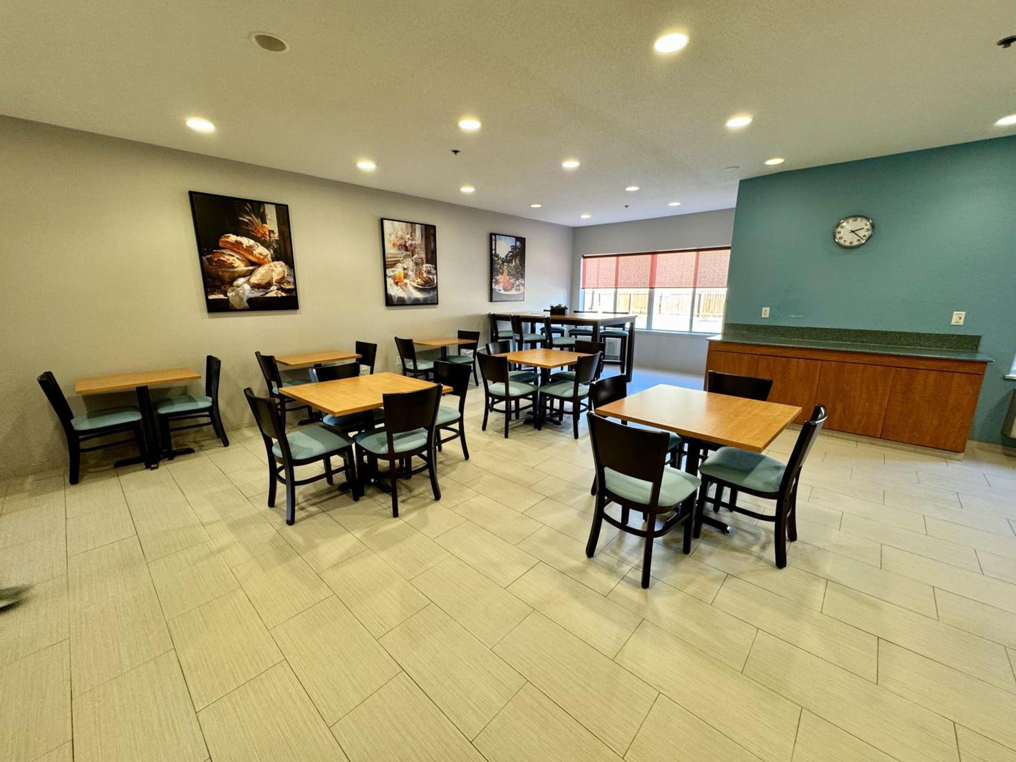 Days Inn & Suites By Wyndham Madison Ngoại thất bức ảnh
