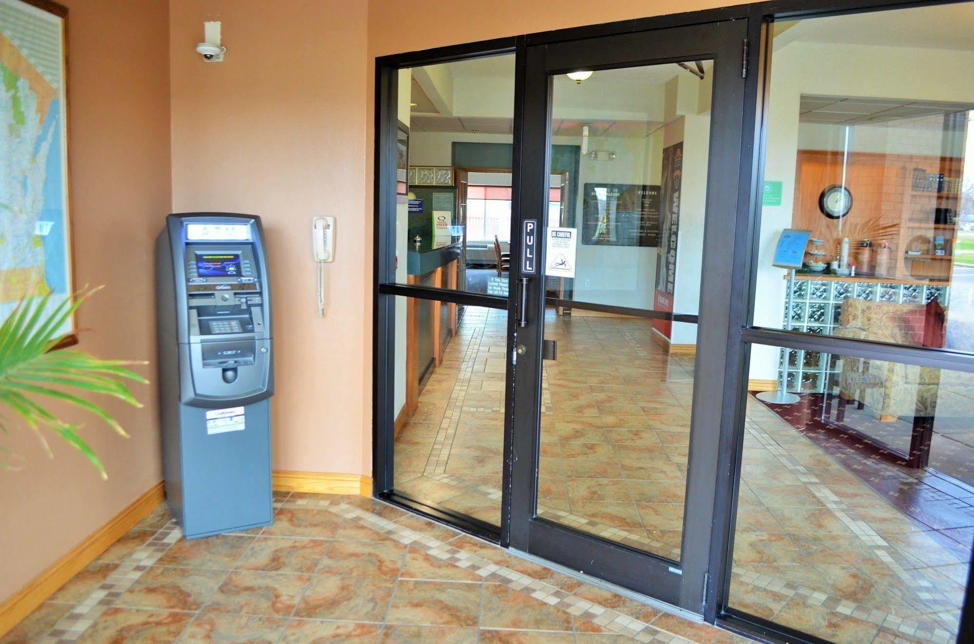 Days Inn & Suites By Wyndham Madison Ngoại thất bức ảnh